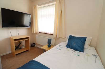 Alistair Drive, Bromborough, Image 11