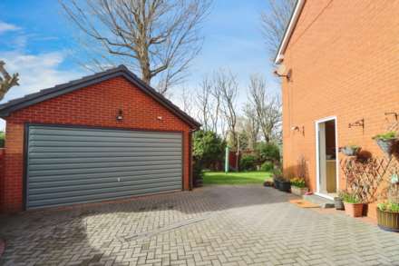 Gorsefield Close, Bromborough, Image 18
