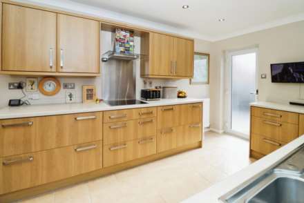 Gorsefield Close, Bromborough, Image 3