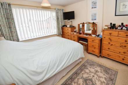 Dearnford Avenue, Bromborough, Image 10