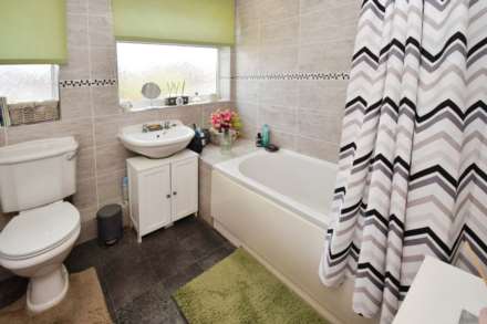 Dearnford Avenue, Bromborough, Image 13