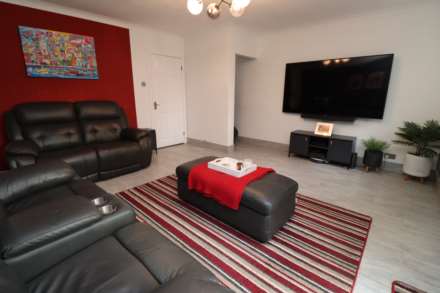 Parkwood Close, Bromborough, Image 5