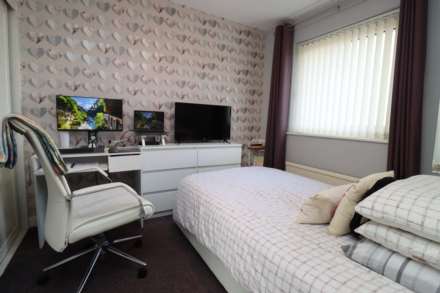Parkwood Close, Bromborough, Image 9