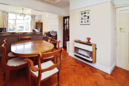 Hadlow Lane, Neston, Image 16