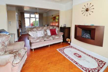 Hadlow Lane, Neston, Image 6