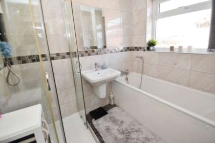 Edgewood Drive, Bromborough, Image 13
