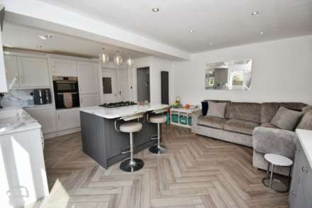 Edgewood Drive, Bromborough, Image 7