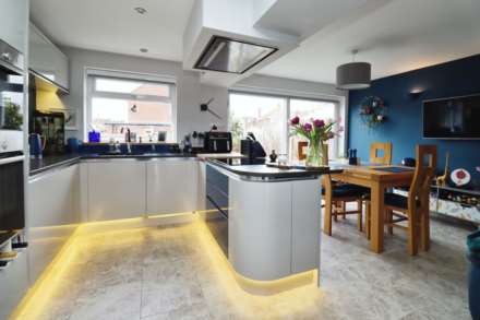 Westhouse Close, Bromborough, Image 2