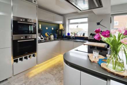 Westhouse Close, Bromborough, Image 4