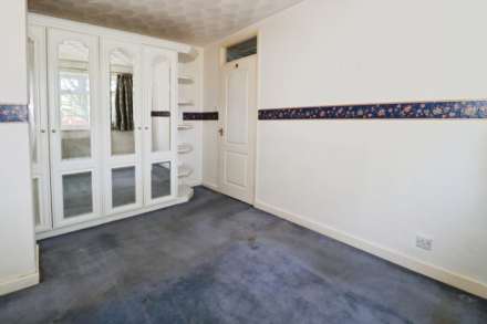Langley Close, Spital, Image 13