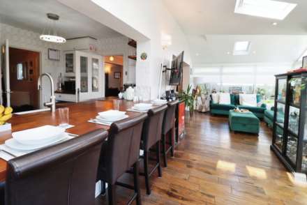 Howells Avenue, Great Sutton, Image 2