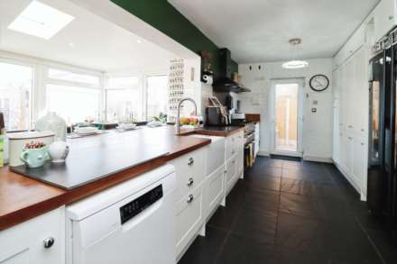 Howells Avenue, Great Sutton, Image 4