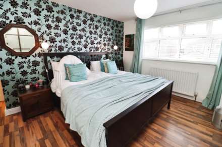 Howells Avenue, Great Sutton, Image 9