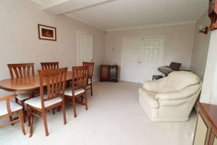 Plymyard Avenue, Bromborough, Image 4