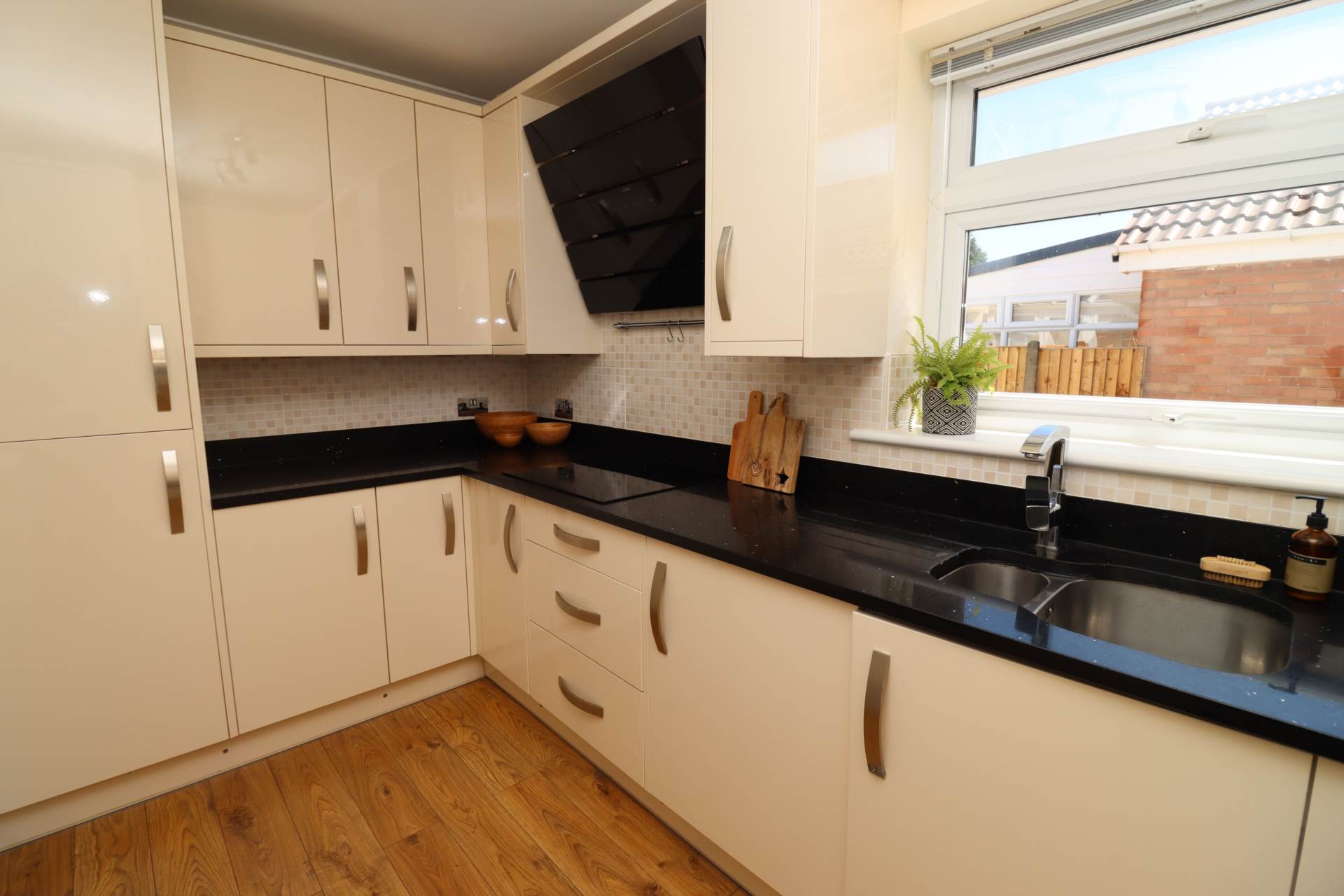 Sunningdale Drive, Bromborough, Image 2