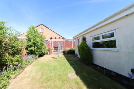 Sunningdale Drive, Bromborough, Image 18