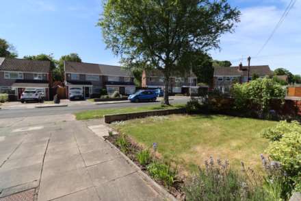 Sunningdale Drive, Bromborough, Image 24