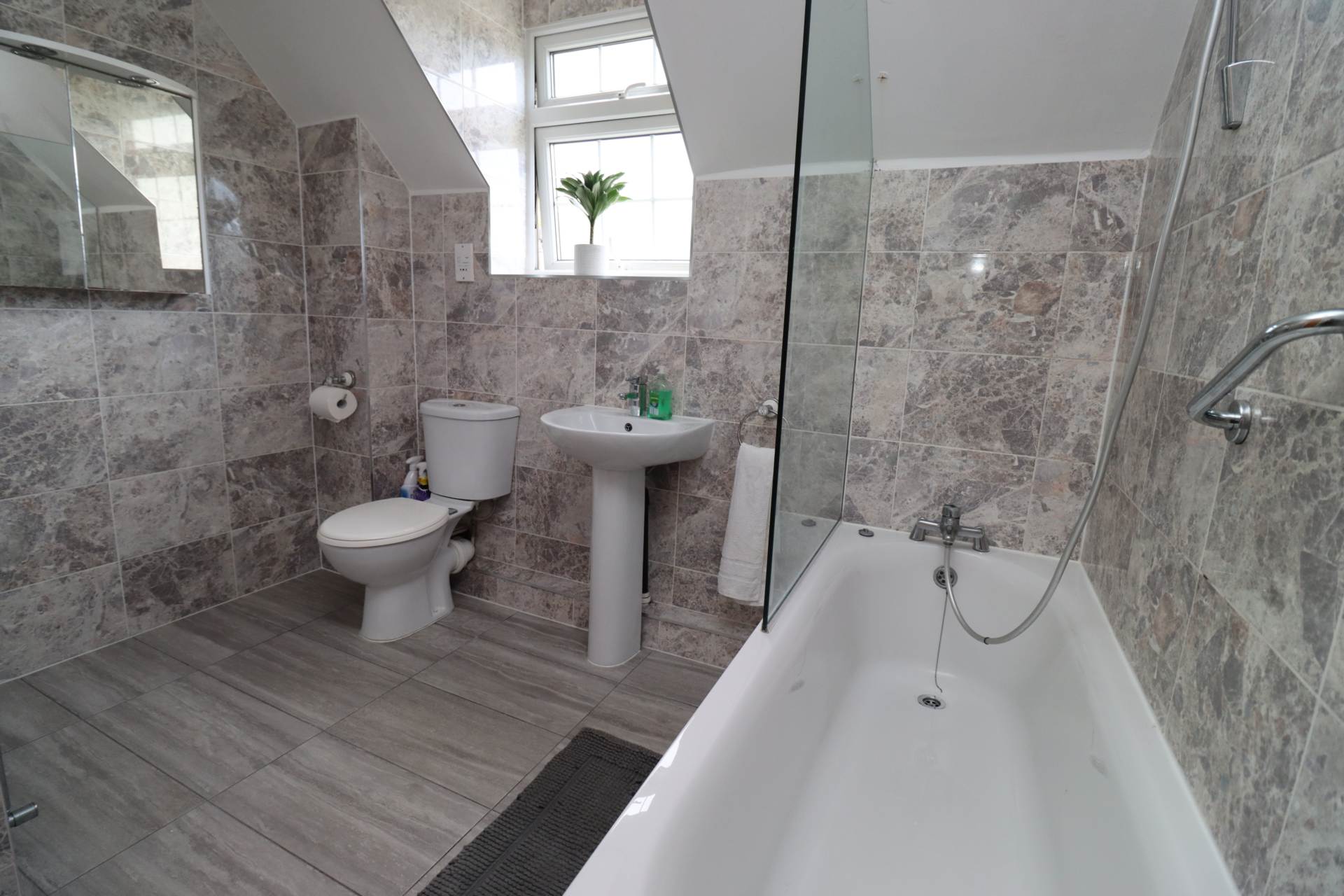 Plymyard Avenue, Bromborough, Image 12