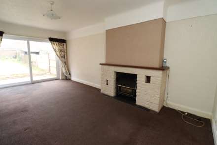 Carlett Boulevard, Bromborough, Image 13