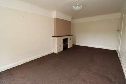 Carlett Boulevard, Bromborough, Image 5