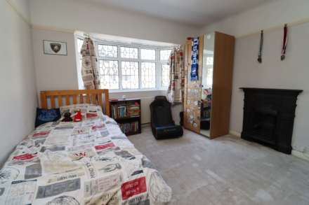 Raeburn Avenue, Bromborough, Image 10