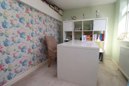 Raeburn Avenue, Bromborough, Image 11