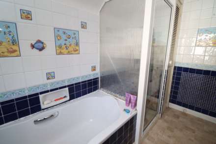Raeburn Avenue, Bromborough, Image 12