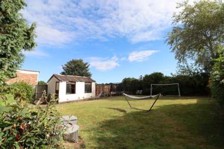 Raeburn Avenue, Bromborough, Image 15