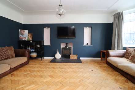 Raeburn Avenue, Bromborough, Image 2