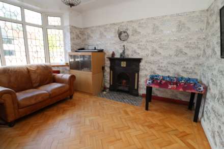 Raeburn Avenue, Bromborough, Image 3