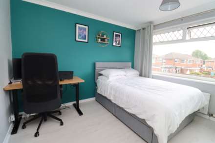 Dearnford Avenue, Bromborough, Image 10
