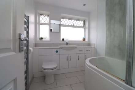 Dearnford Avenue, Bromborough, Image 12