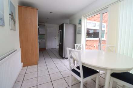 Dearnford Avenue, Bromborough, Image 15