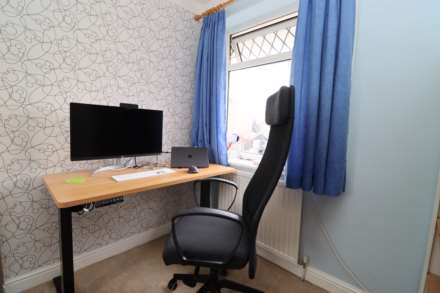 Dearnford Avenue, Bromborough, Image 26