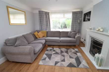 Dearnford Avenue, Bromborough, Image 35