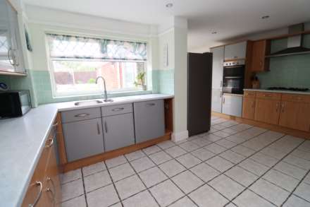 Dearnford Avenue, Bromborough, Image 37