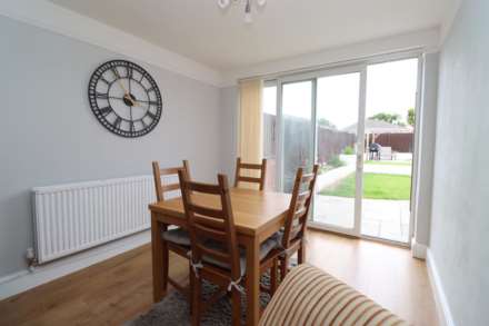 Dearnford Avenue, Bromborough, Image 4
