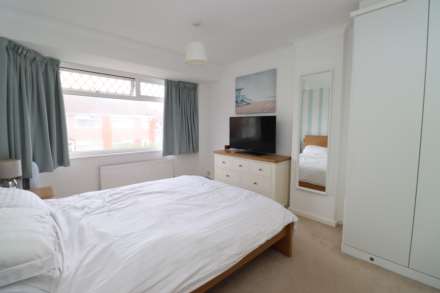 Dearnford Avenue, Bromborough, Image 9