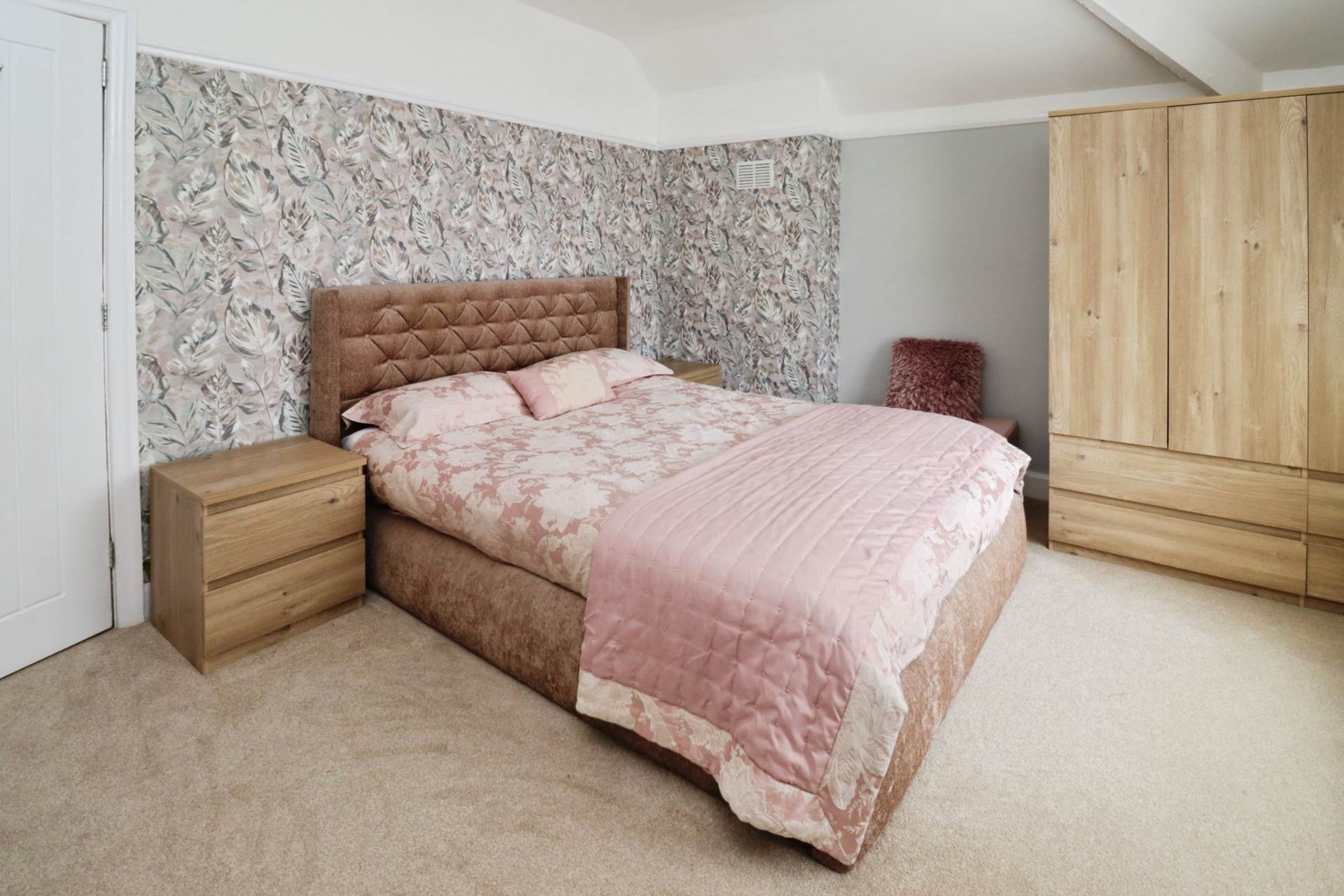 Valley Road, Bromborough, Image 9