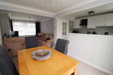 Brookhurst Avenue, Bromborough, Image 3