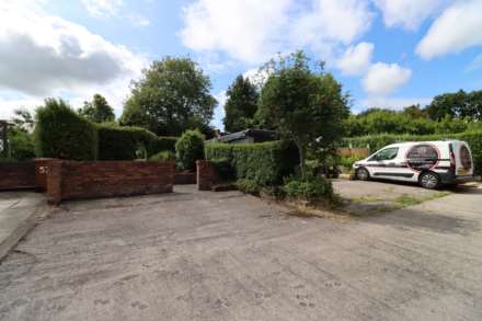 The Rake, Bromborough, Image 15