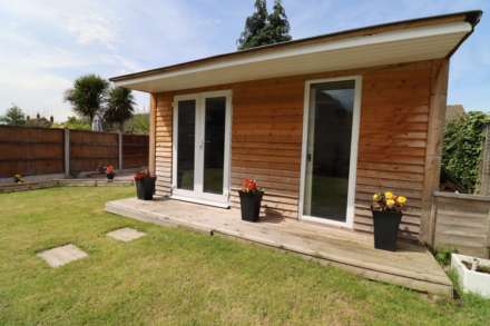 Helsby Avenue, Eastham, Image 11