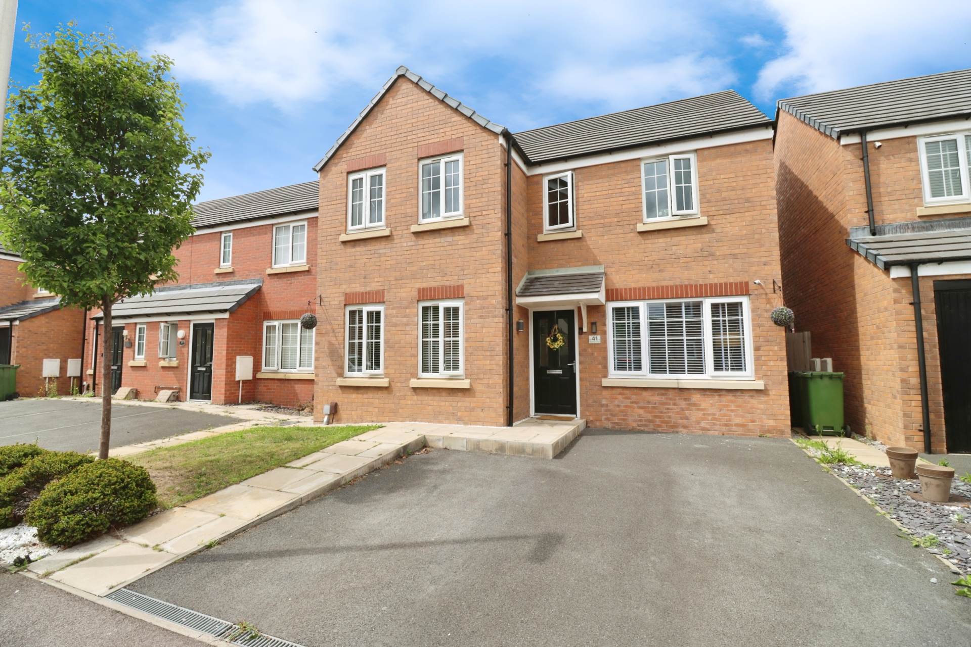 Marshall Close, Bromborough, Image 1