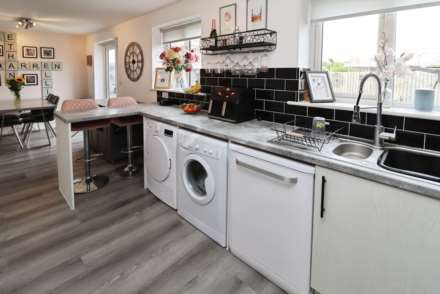 Marshall Close, Bromborough, Image 14