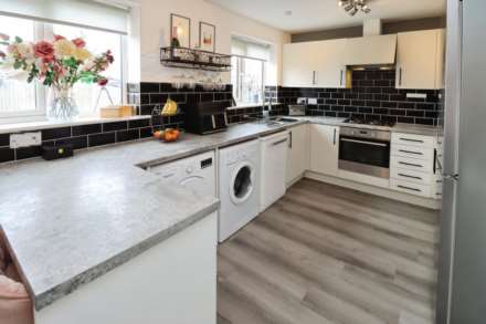 Marshall Close, Bromborough, Image 16