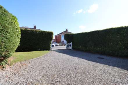 Greenfields Avenue, Bromborough, Image 35
