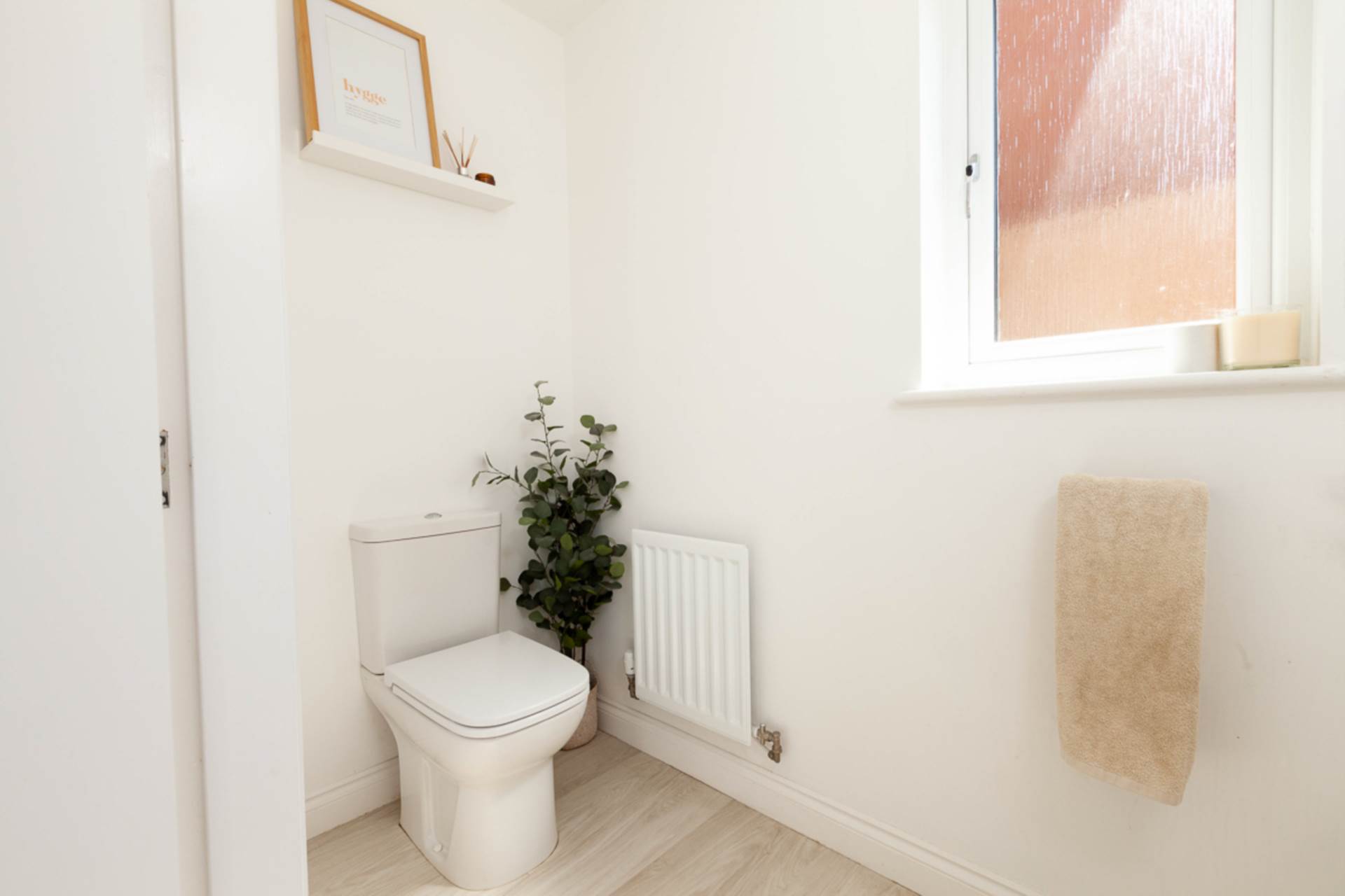 Roften Way, Hooton, Image 19