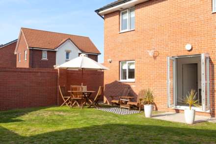 Roften Way, Hooton, Image 14