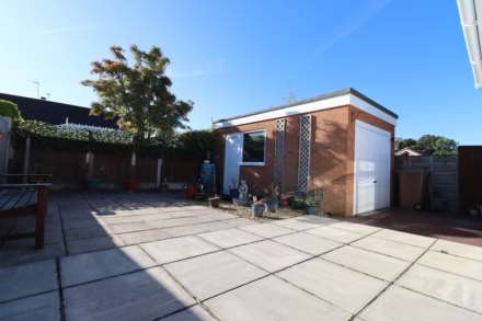 Sunningdale Drive, Bromborough, Image 15