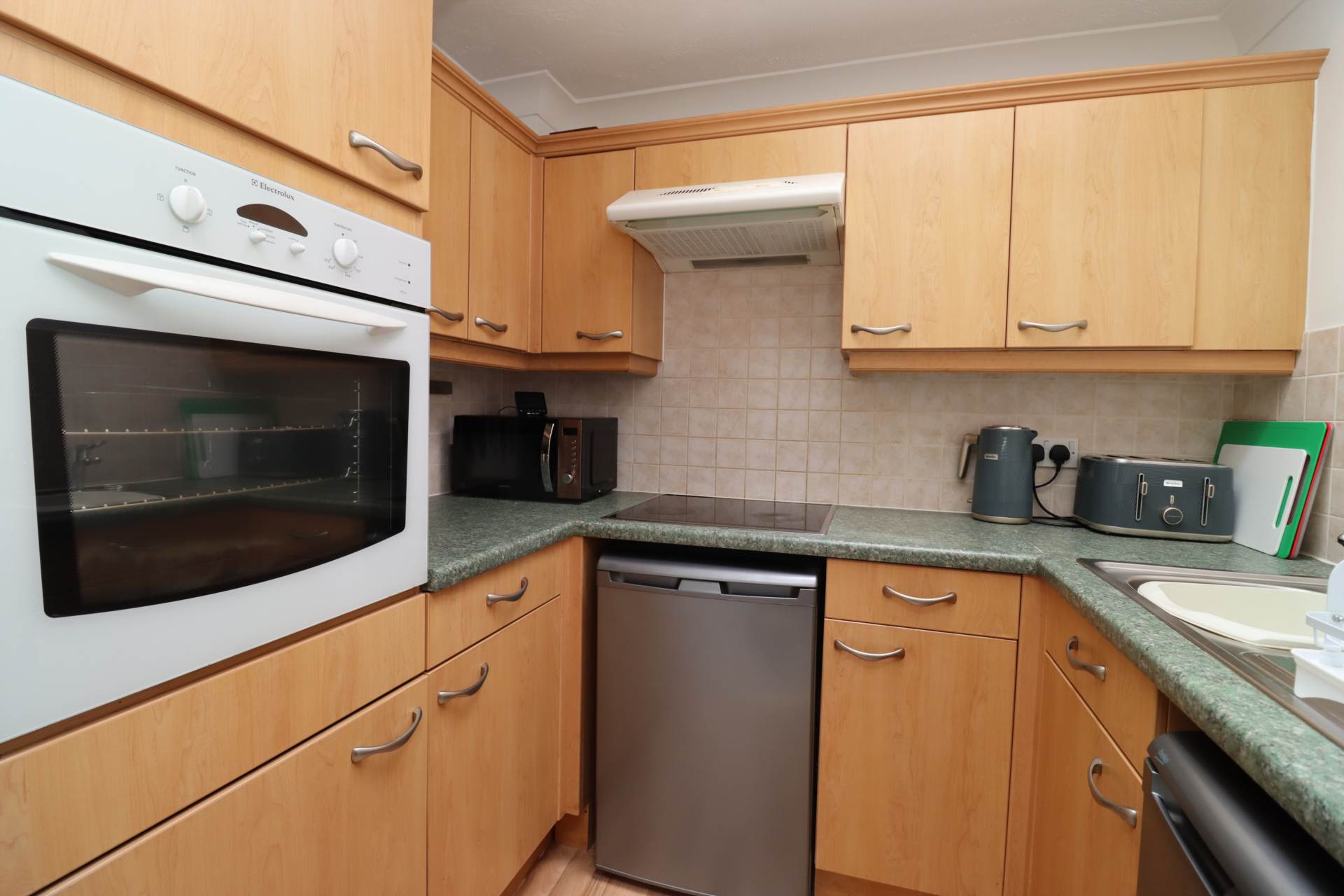 Greenways Court, Bromborough, Image 18